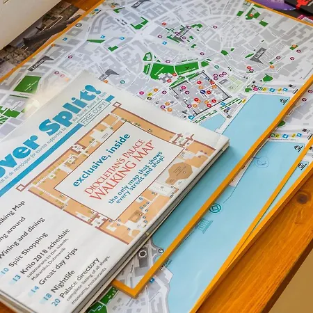 Hidden Gem In Diocletian Palace Old Town Center スプリト