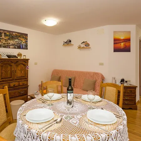 Hidden Gem In Diocletian Palace Old Town Center * Σπλιτ