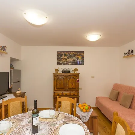 Hidden Gem In Diocletian Palace Old Town Center Apartman